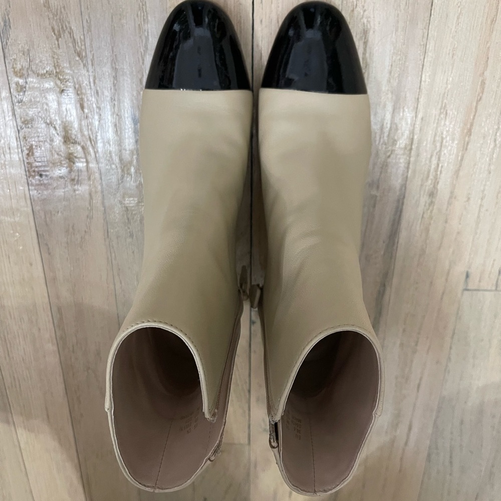 Beautiful Stuart Weitzman boots. Never worn. Only tried at home. Mint condition.